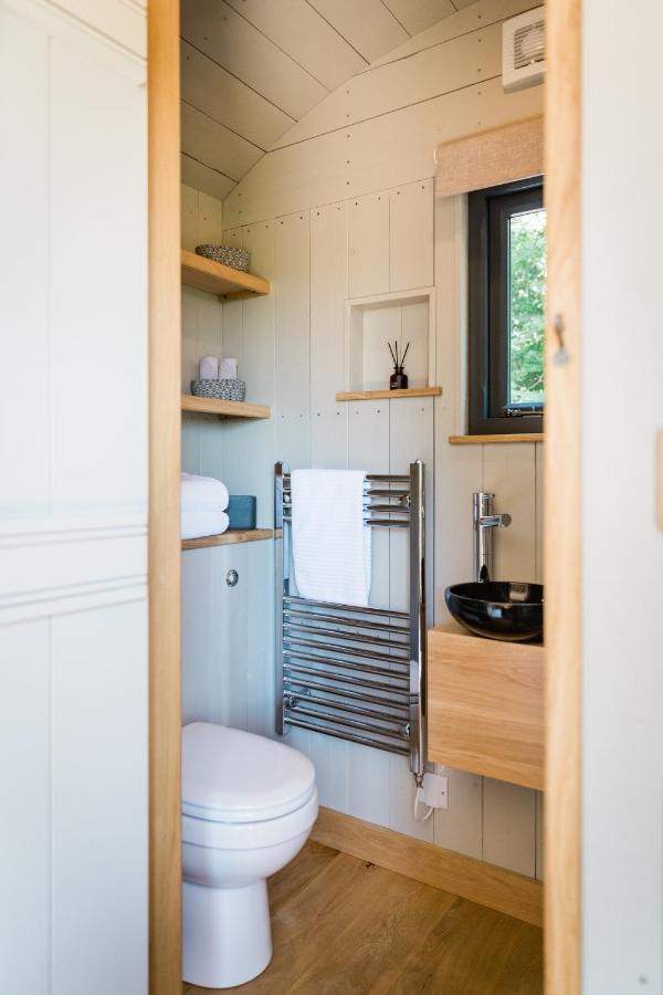 Boutique Cornish Shepherd'S Hut With Hot Tub 론서스턴 외부 사진