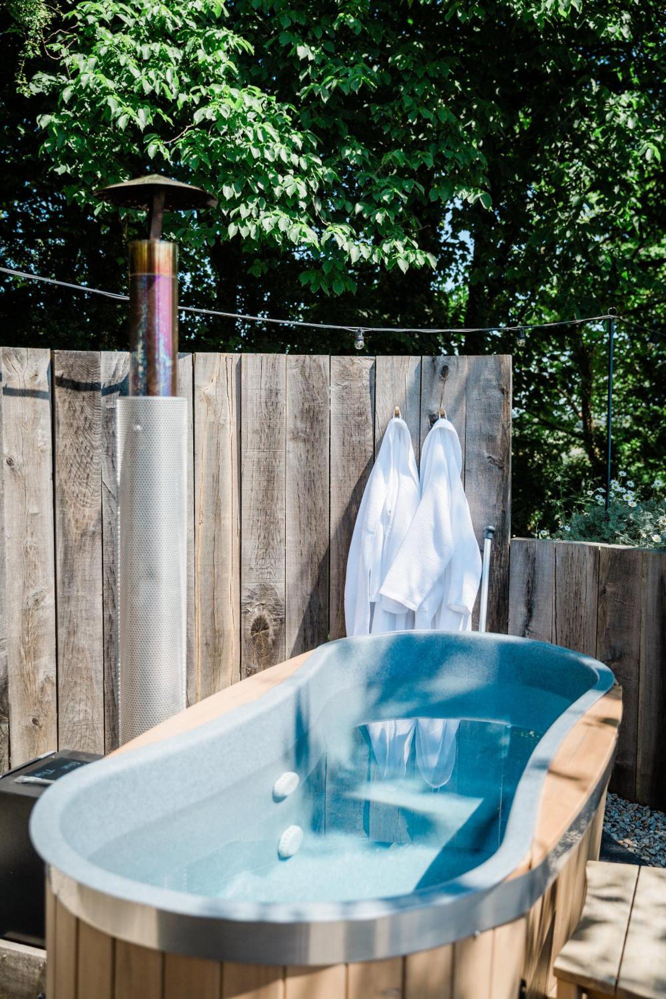 Boutique Cornish Shepherd'S Hut With Hot Tub 론서스턴 외부 사진