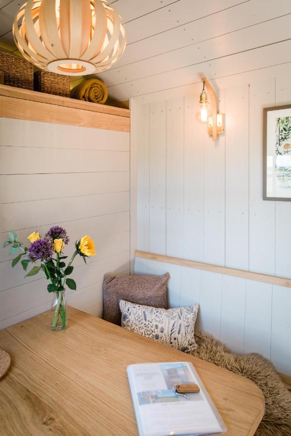 Boutique Cornish Shepherd'S Hut With Hot Tub 론서스턴 외부 사진