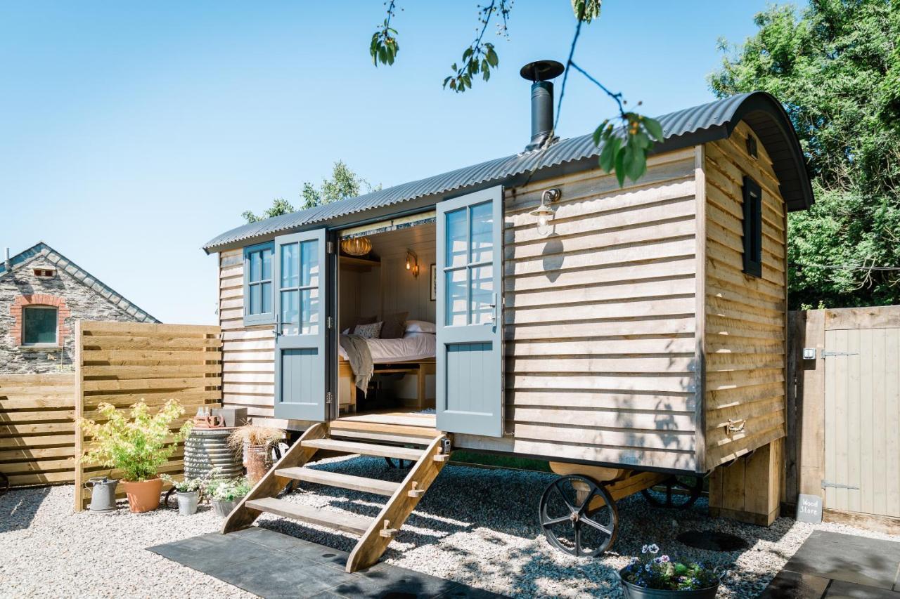 Boutique Cornish Shepherd'S Hut With Hot Tub 론서스턴 외부 사진